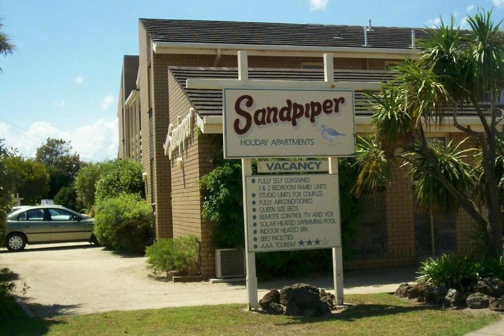 Sandpiper Holiday Apartments เลคส์เอนทรานส์ ภายนอก รูปภาพ
