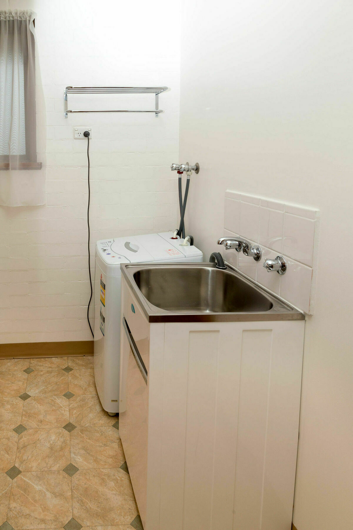 Sandpiper Holiday Apartments เลคส์เอนทรานส์ ภายนอก รูปภาพ